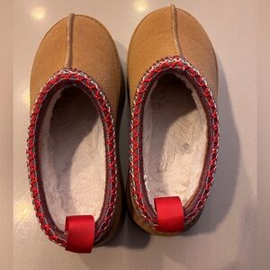 Cozy Tan Women’s Shoes with Red Trim